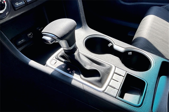 2022 Kia Sportage LX - Photo 15