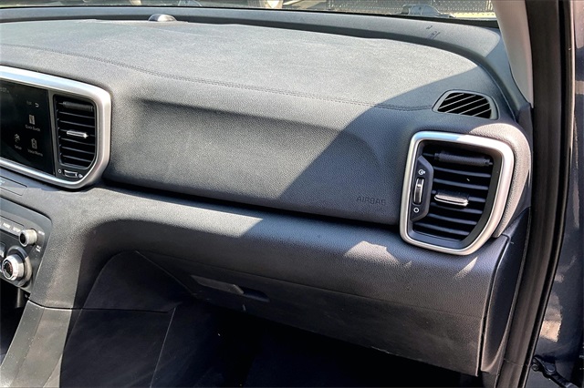 2022 Kia Sportage LX - Photo 17