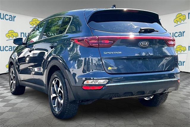 2022 Kia Sportage LX - Photo 2