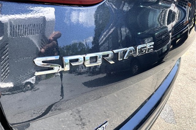 2022 Kia Sportage LX - Photo 8