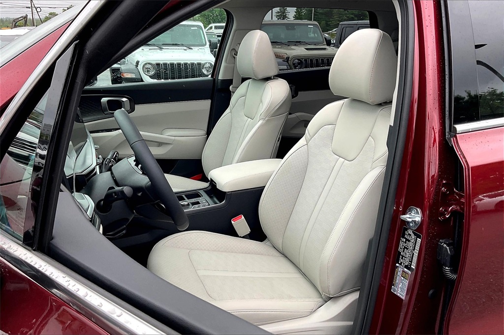 2025 Kia Sorento EX - Photo 11