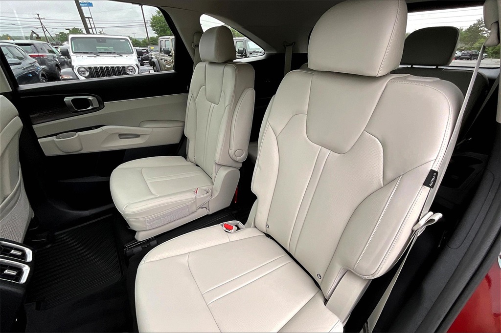 2025 Kia Sorento EX - Photo 15
