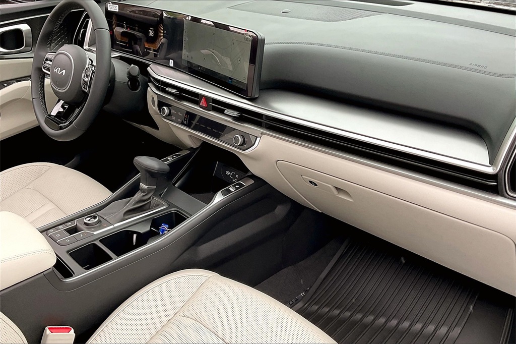 2025 Kia Sorento EX - Photo 10