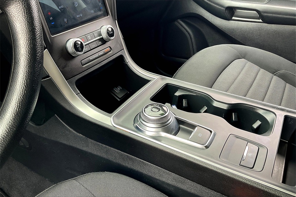2021 Ford Edge SE - Photo 19