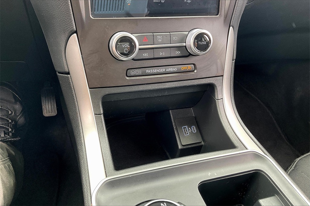 2021 Ford Edge SE - Photo 24