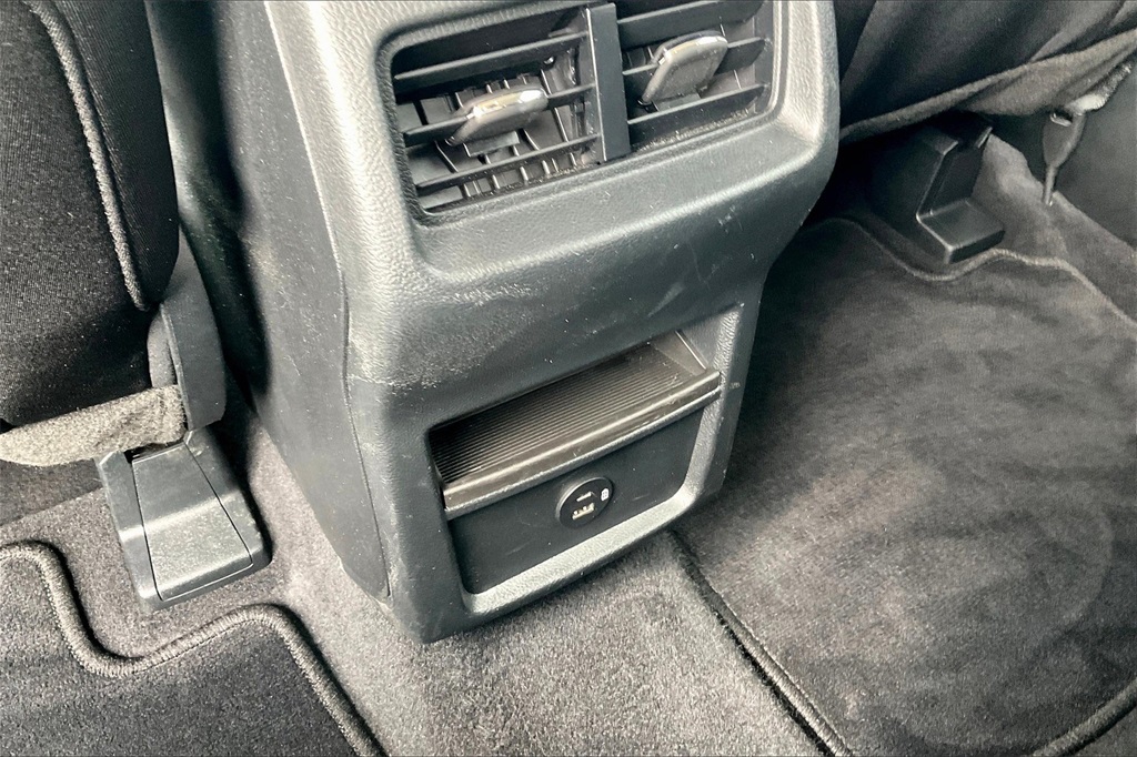 2021 Ford Edge SE - Photo 25