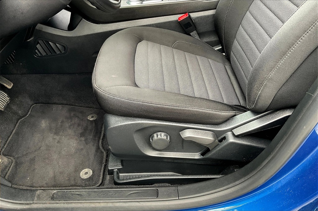 2021 Ford Edge SE - Photo 31
