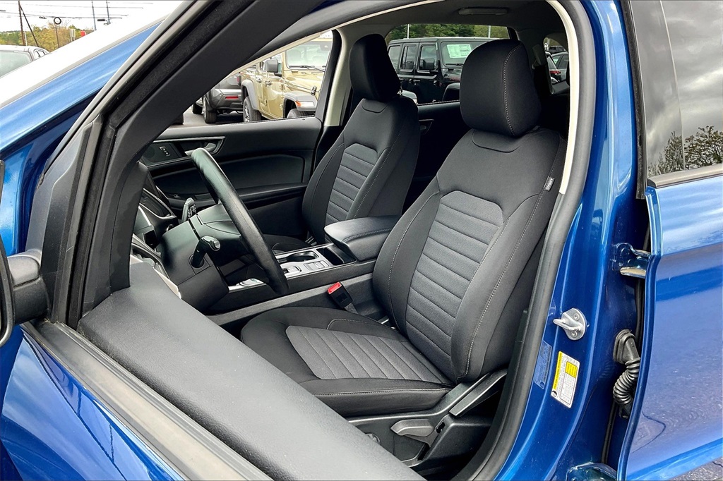 2021 Ford Edge SE - Photo 9