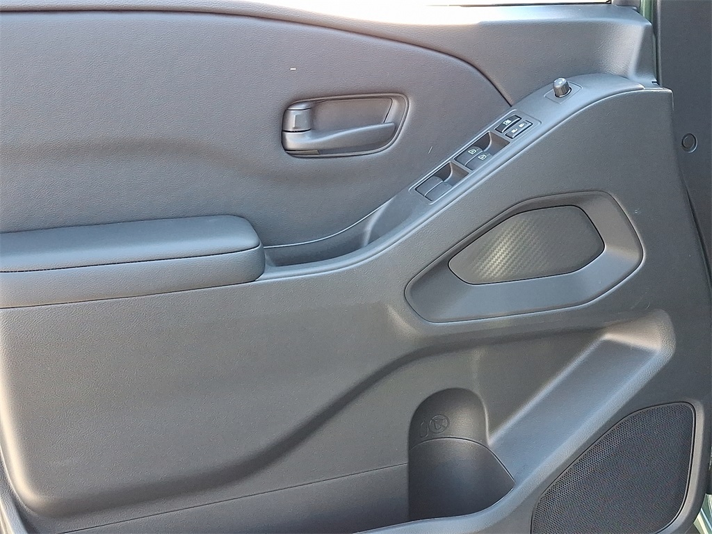 2026 Nissan Frontier SV - Photo 8