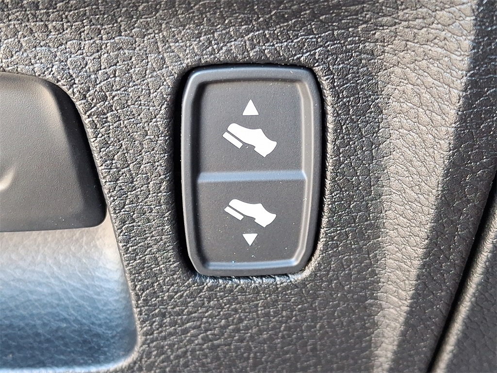 2025 Ram 1500 Laramie - Photo 18