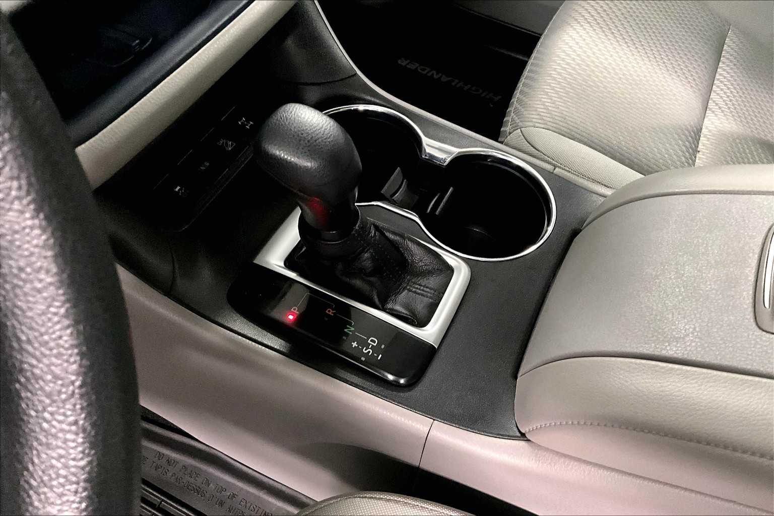2018 Toyota Highlander LE - Photo 21