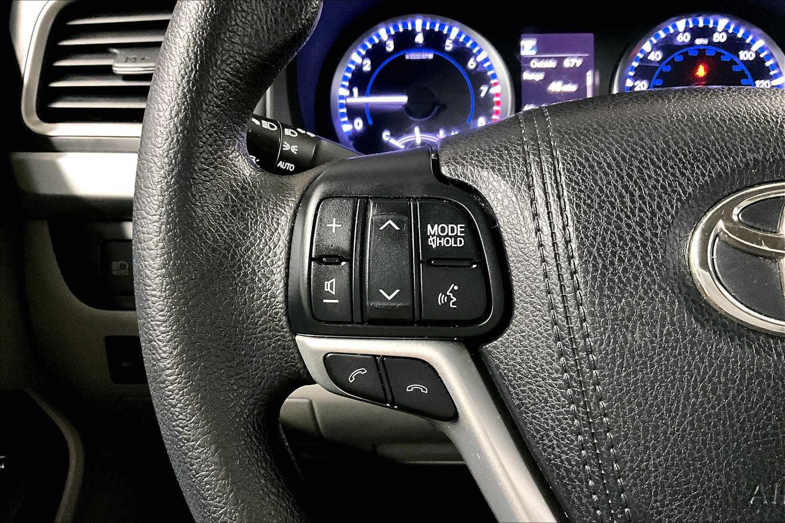 2018 Toyota Highlander LE - Photo 23
