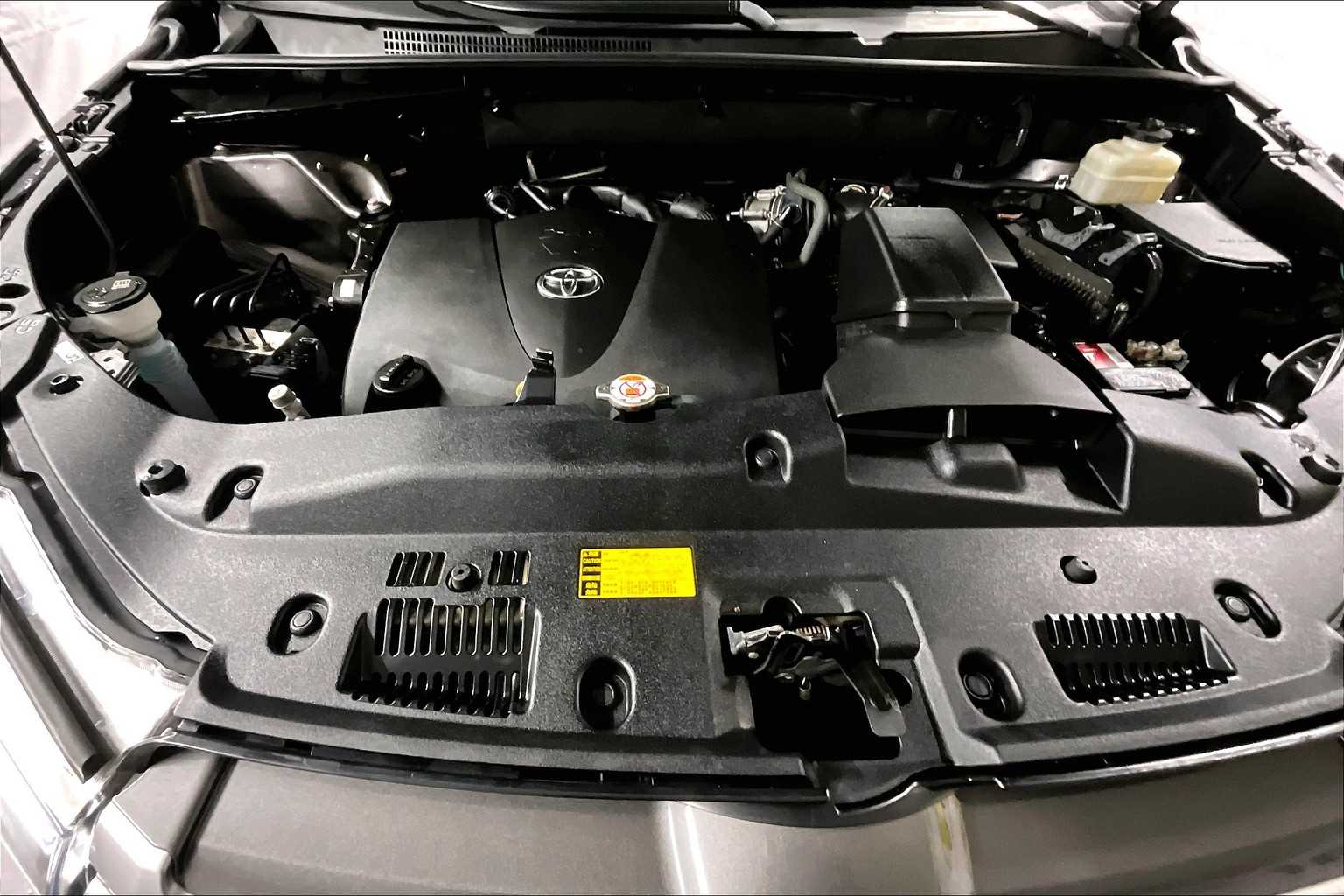 2018 Toyota Highlander LE - Photo 30