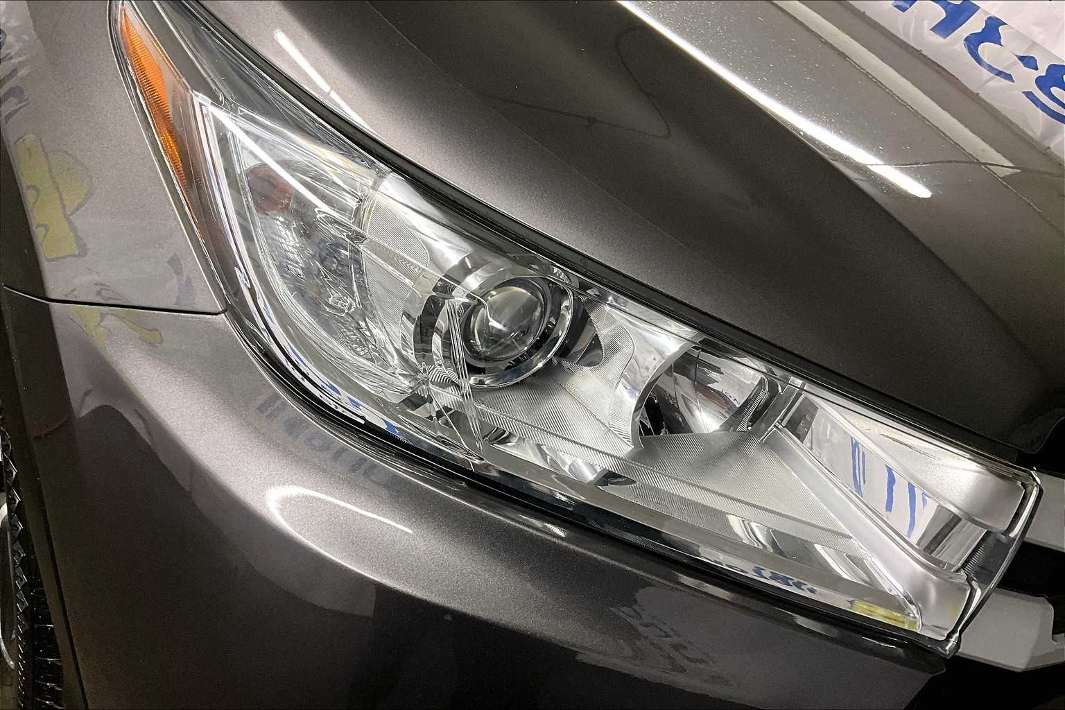 2018 Toyota Highlander LE - Photo 33