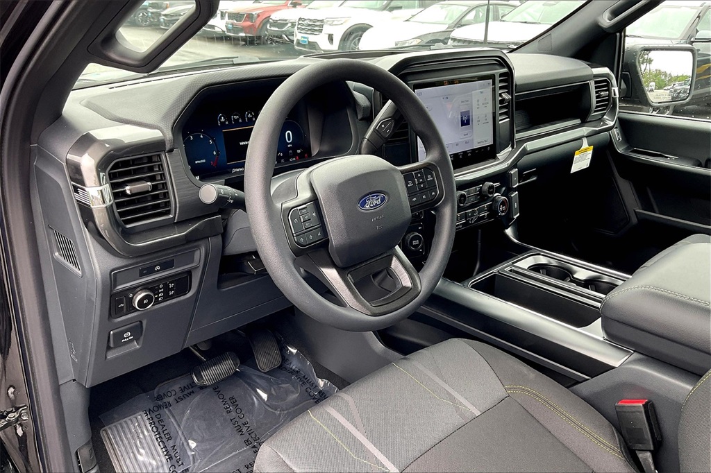 2025 Ford F-150 STX - Photo 9