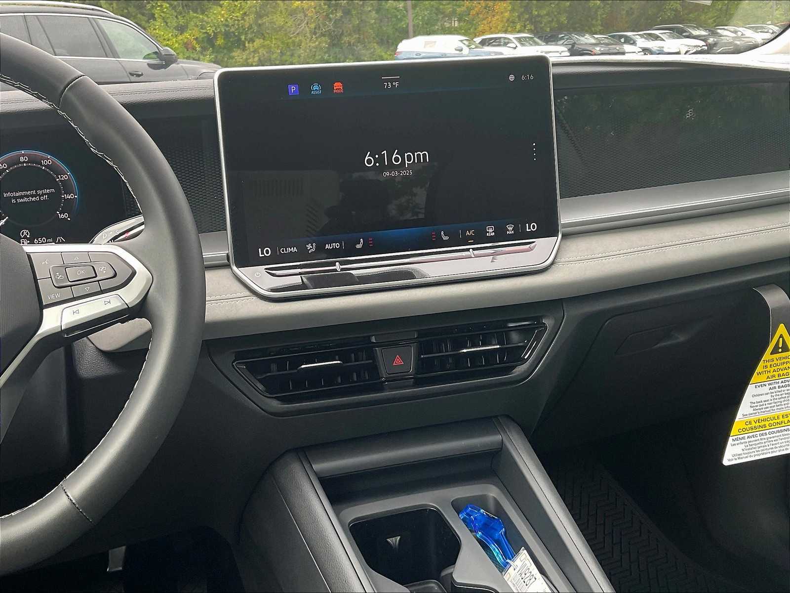 2025 Volkswagen Tiguan SE - Photo 13