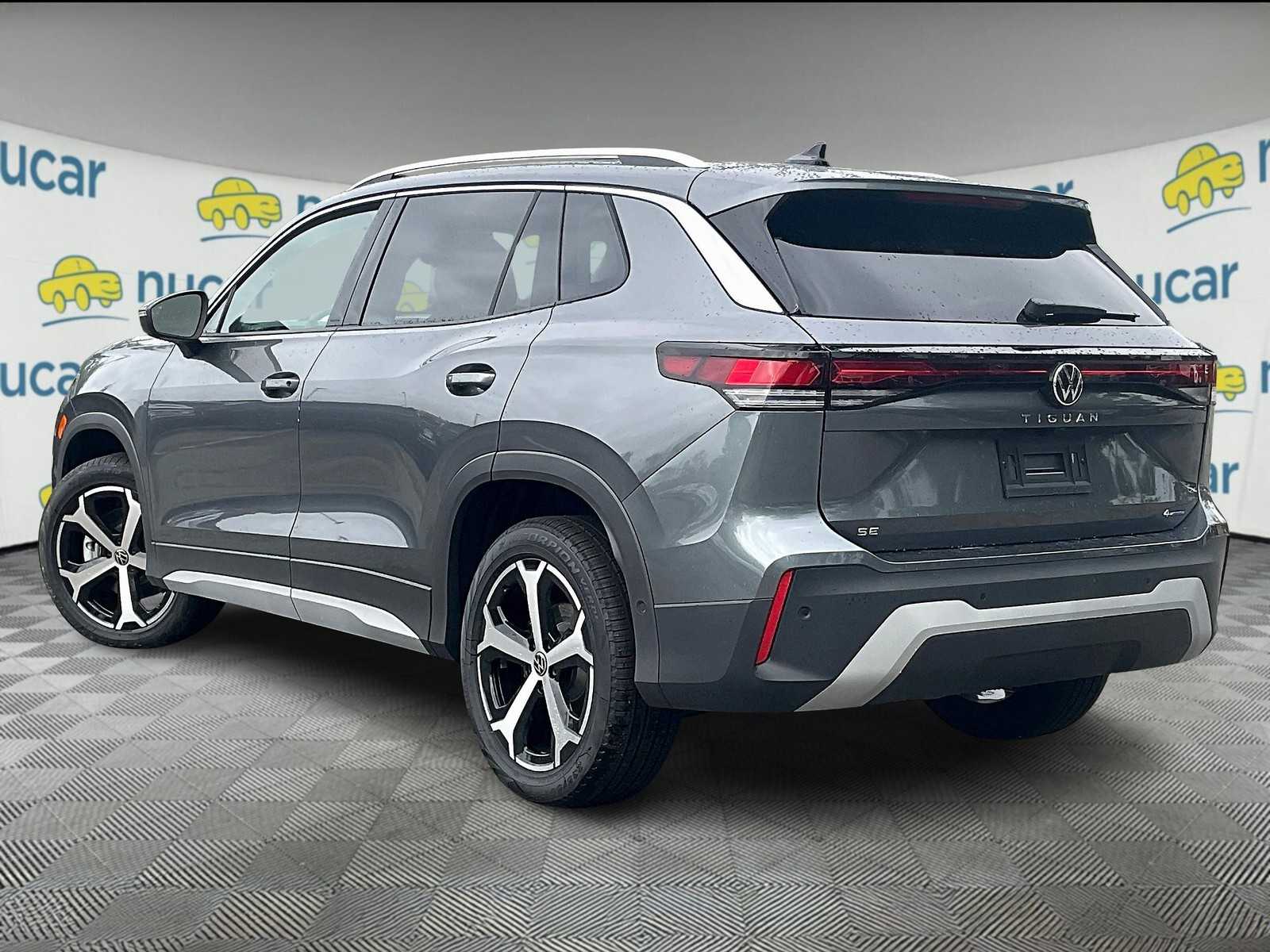 2025 Volkswagen Tiguan SE - Photo 5