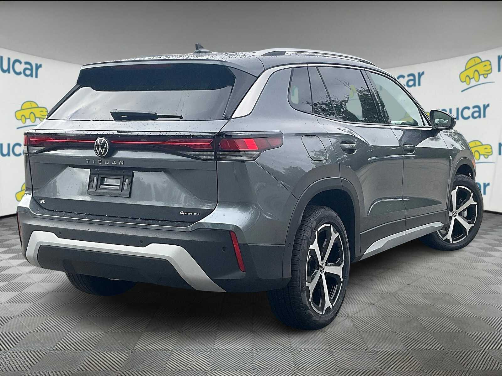 2025 Volkswagen Tiguan SE - Photo 7