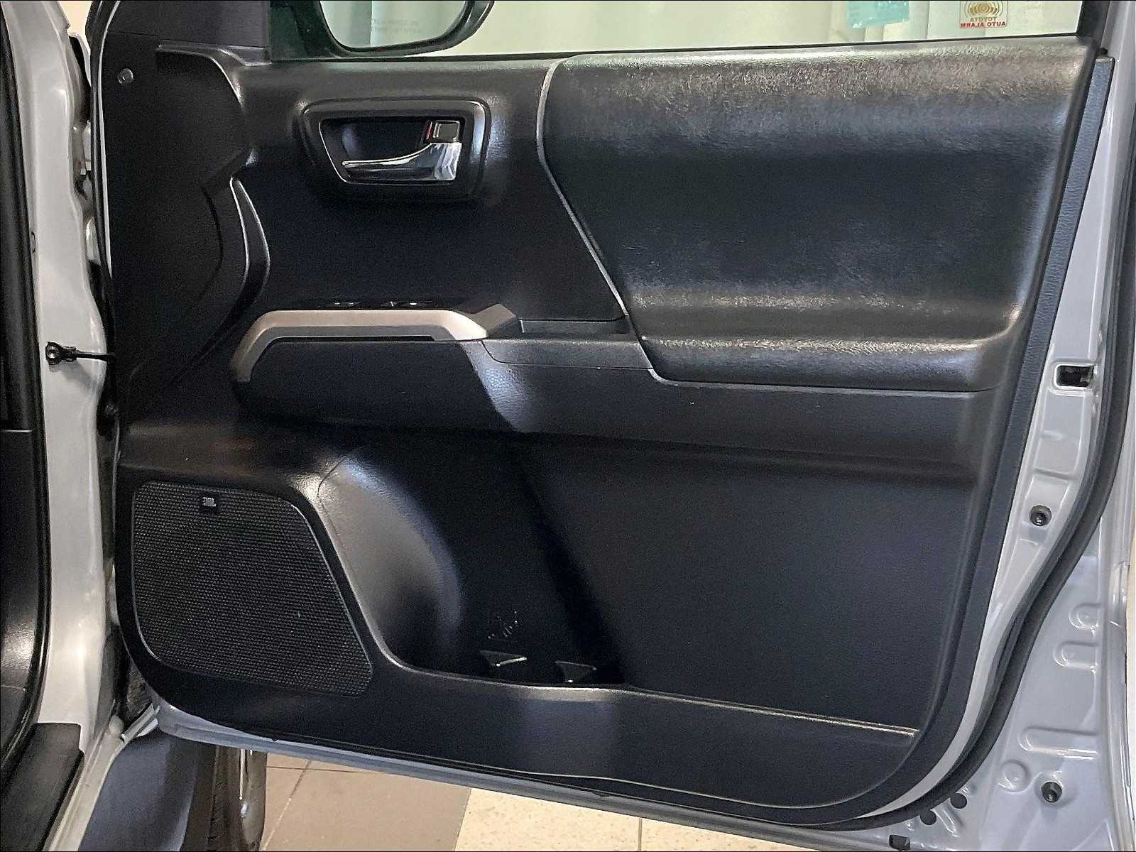 2021 Toyota Tacoma Limited - Photo 12