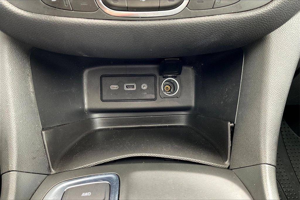 2021 Chevrolet Equinox LT - Photo 12