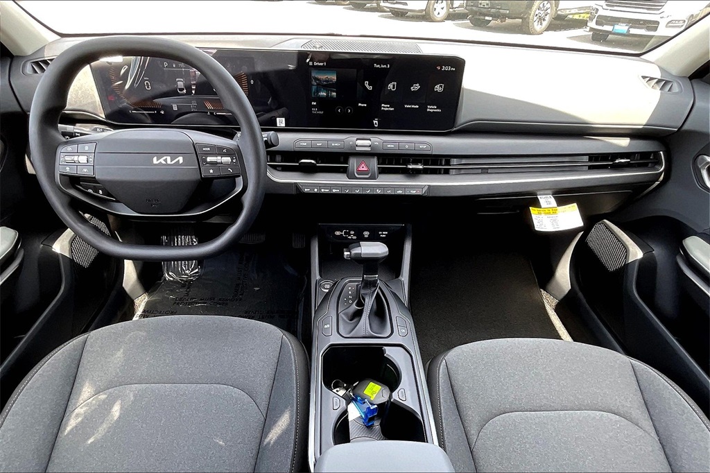 2025 Kia K4 LX - Photo 12