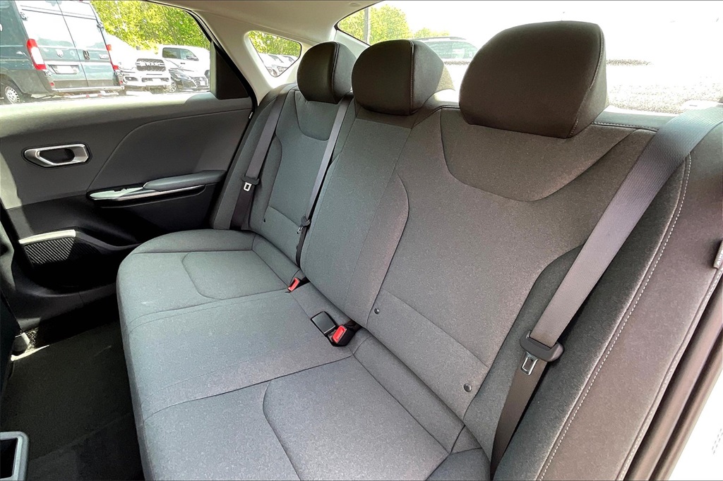 2025 Kia K4 LX - Photo 15
