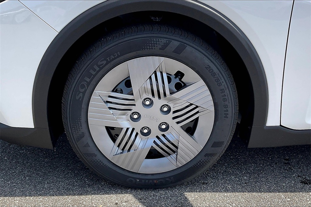 2025 Kia K4 LX - Photo 8