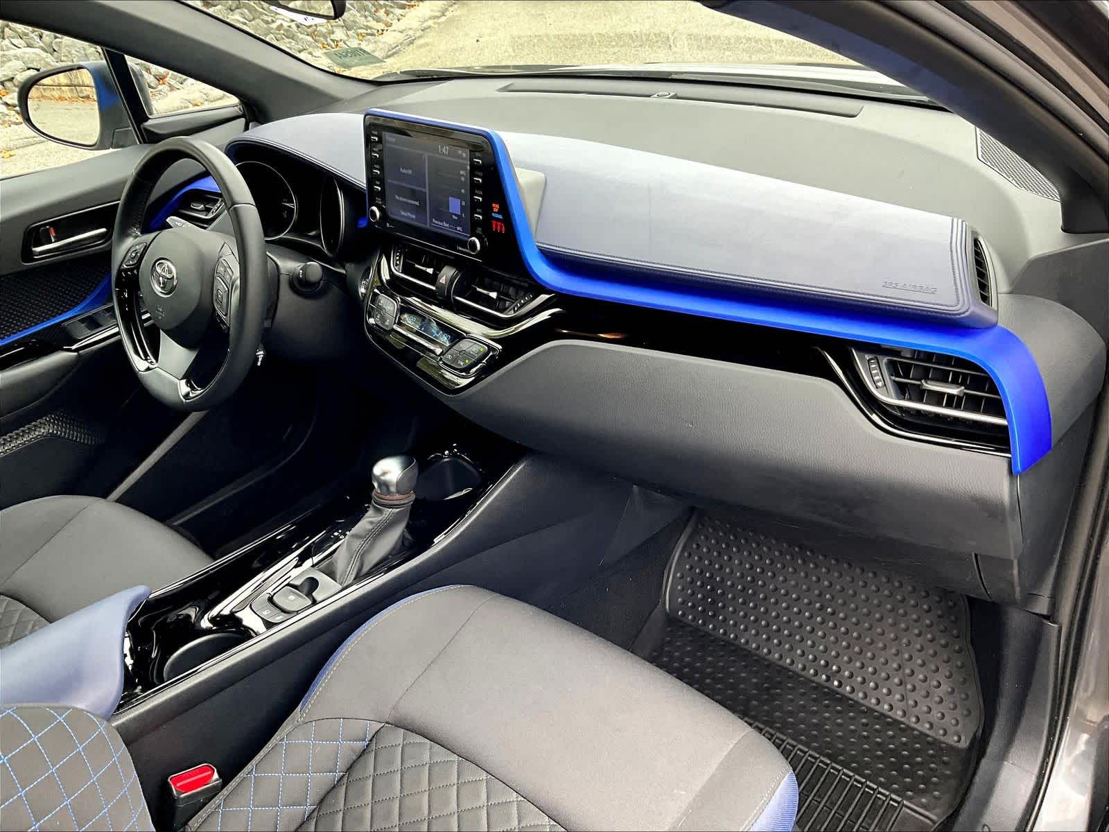 2022 Toyota C-HR XLE - Photo 14