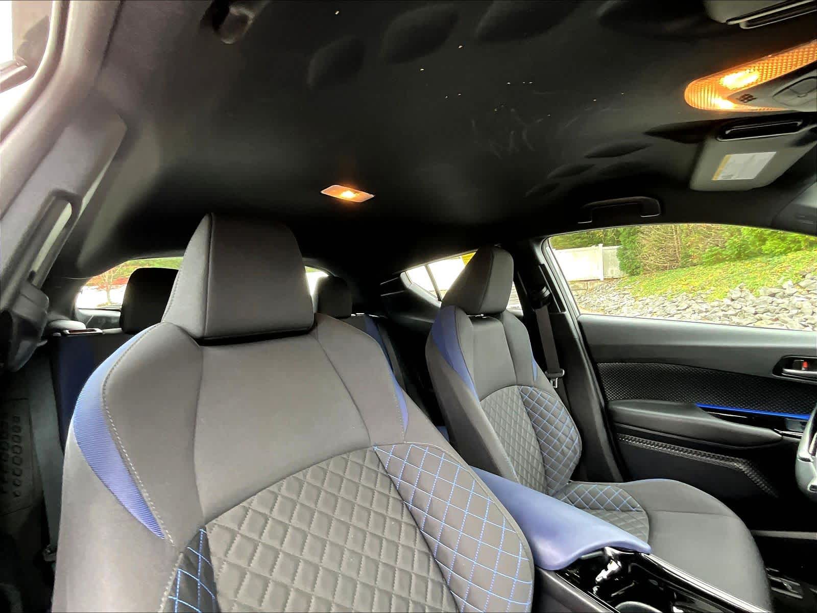 2022 Toyota C-HR XLE - Photo 22