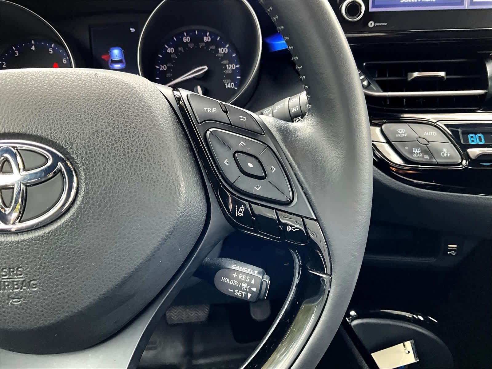 2022 Toyota C-HR XLE - Photo 24