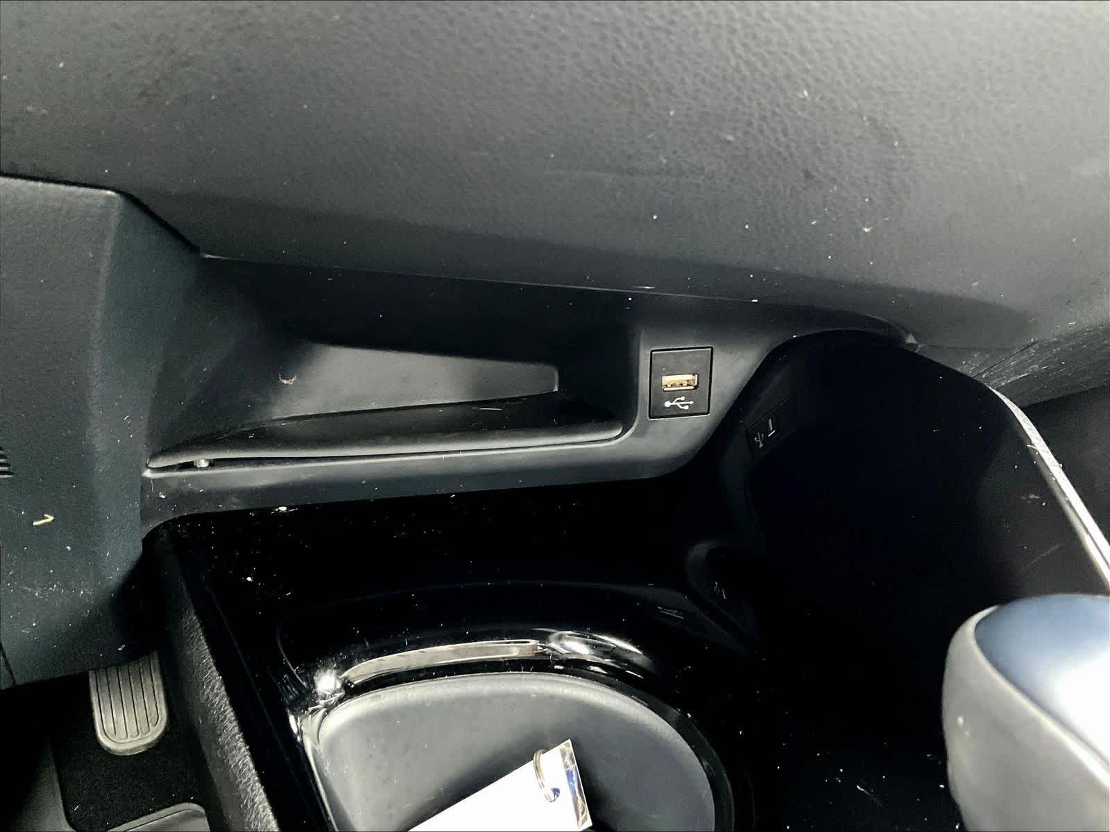 2022 Toyota C-HR XLE - Photo 27