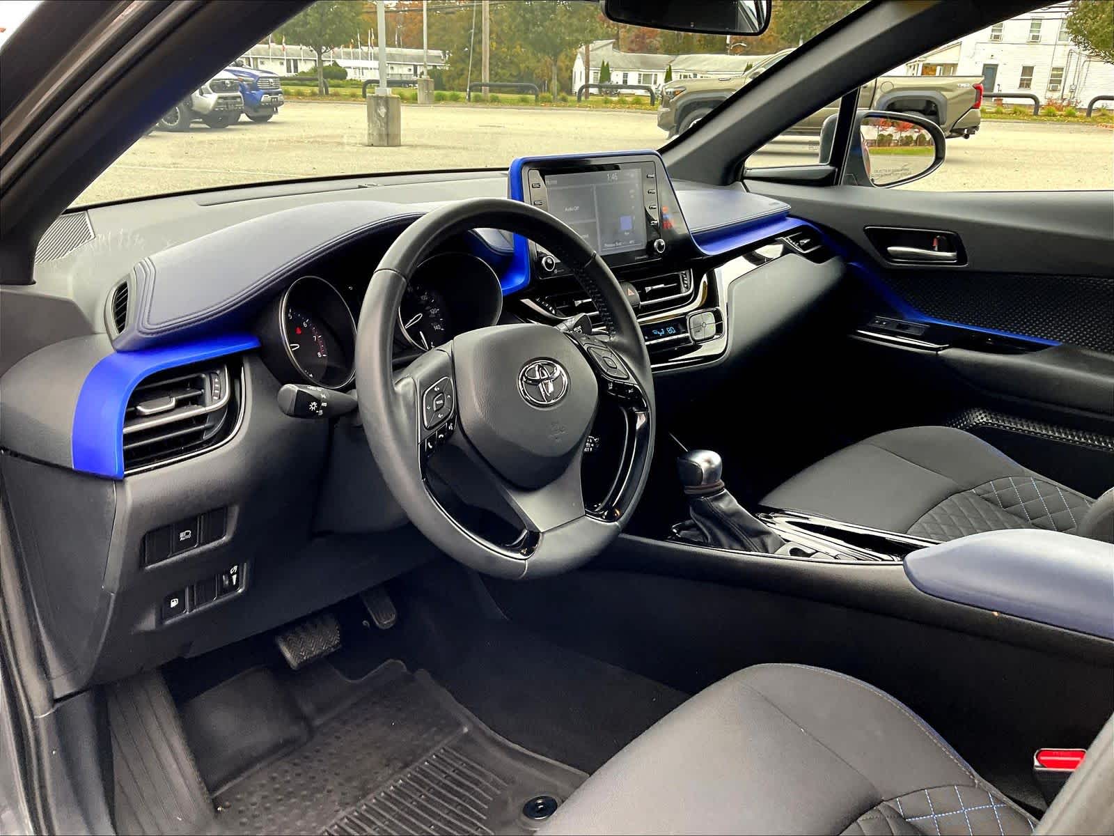 2022 Toyota C-HR XLE - Photo 8