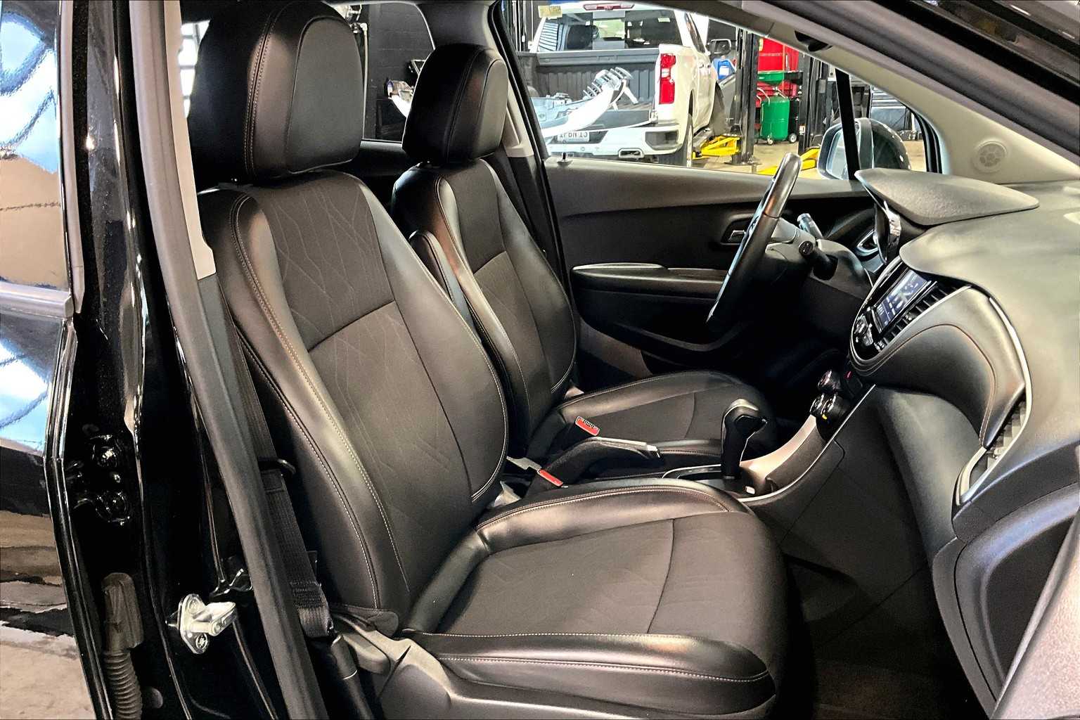 2022 Chevrolet Trax LT - Photo 11