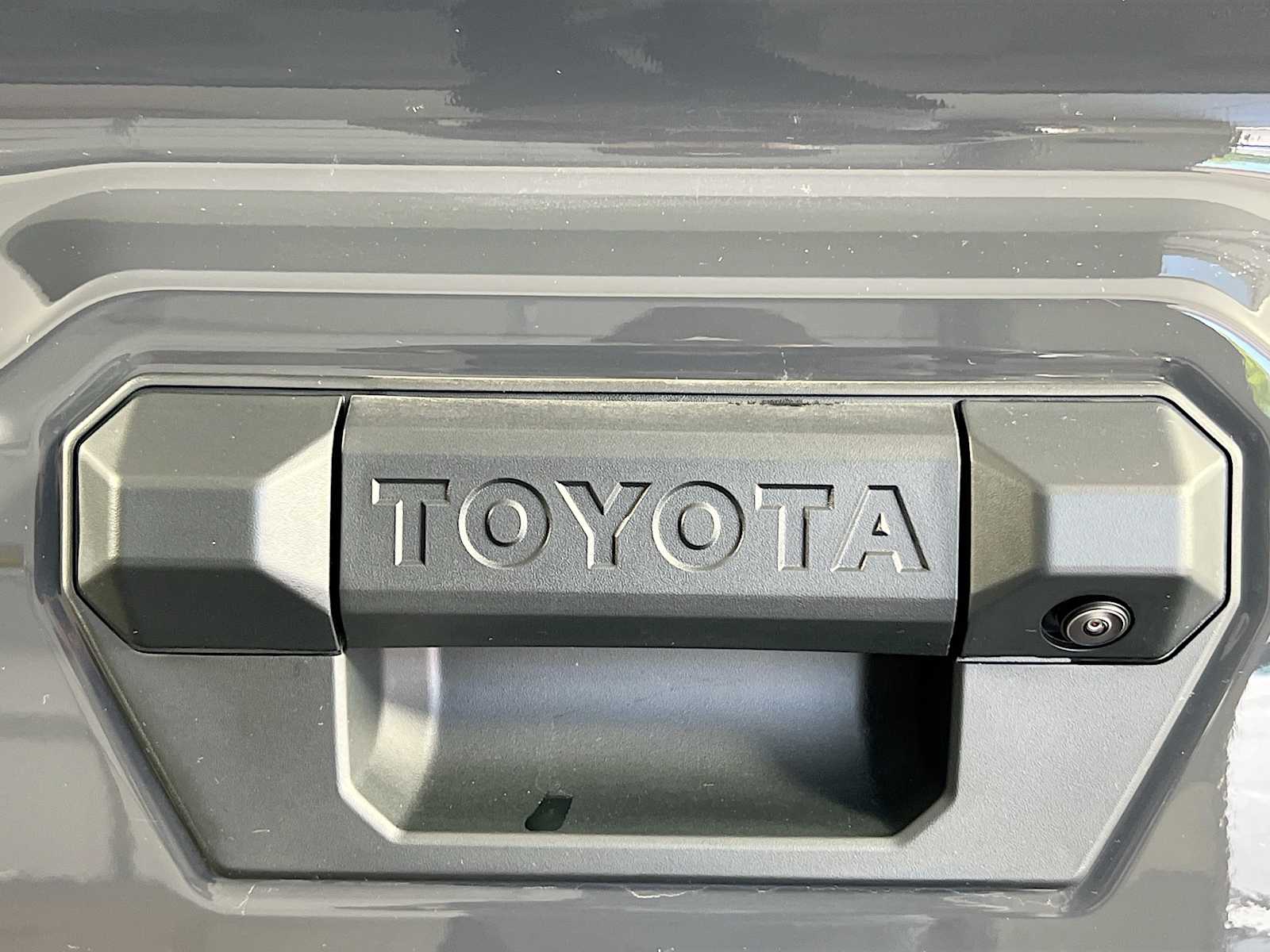 2025 Toyota Tacoma SR - Photo 17