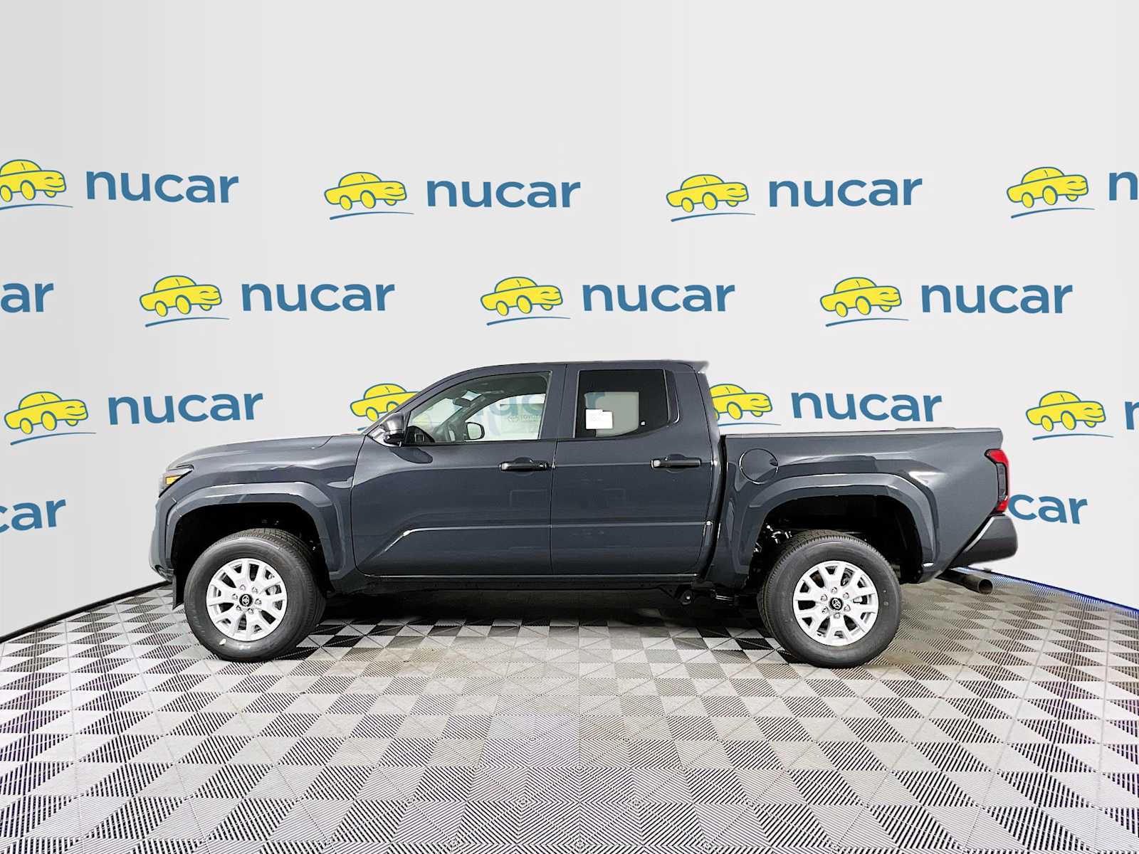 2025 Toyota Tacoma SR - Photo 3