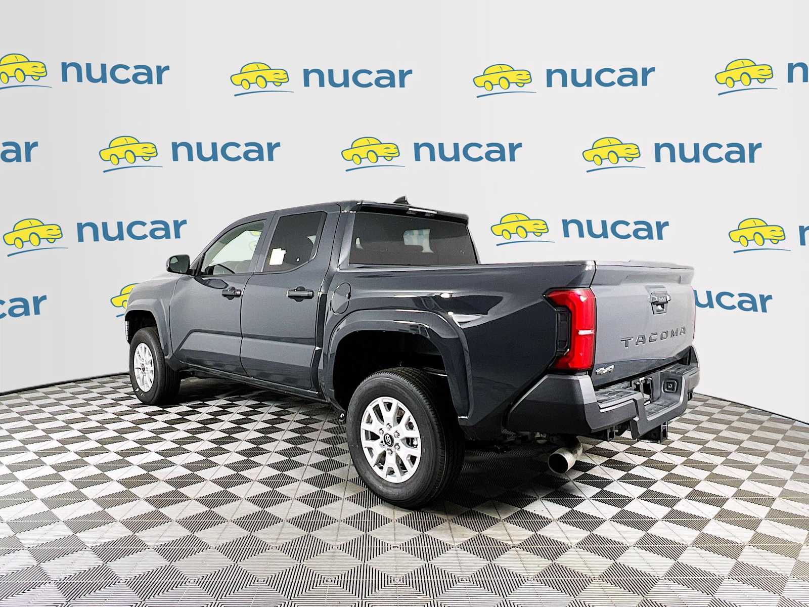 2025 Toyota Tacoma SR - Photo 4