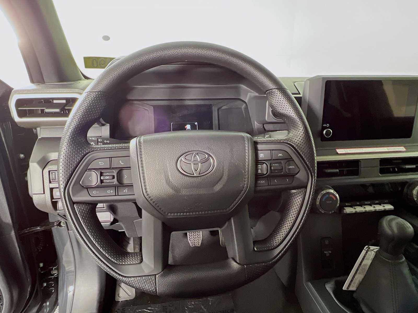 2025 Toyota Tacoma SR - Photo 7