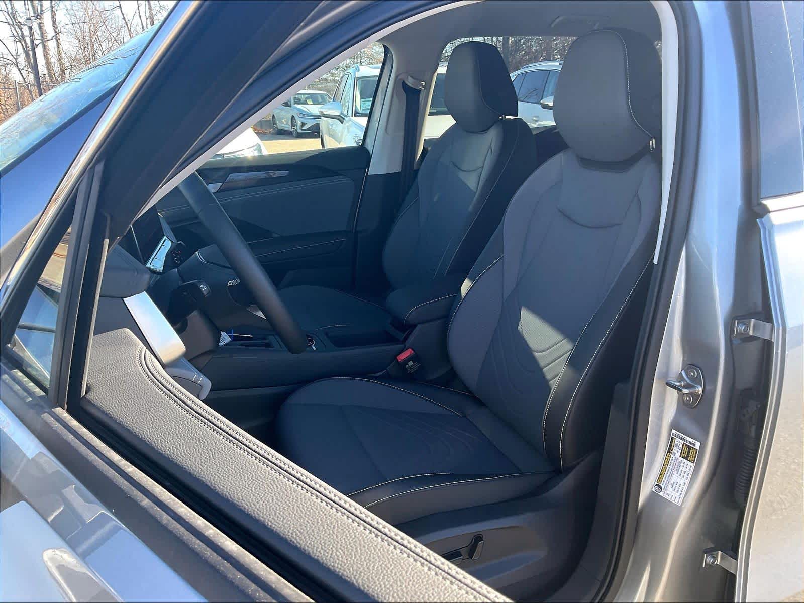 2026 Volkswagen Tiguan SE - Photo 11