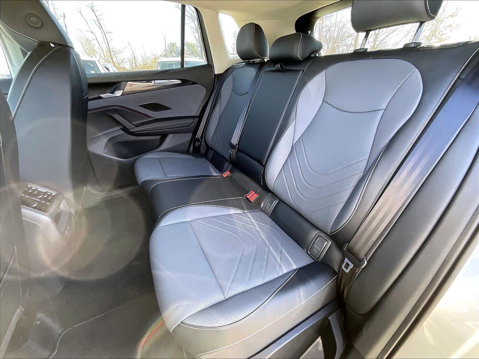 2026 Volkswagen Tiguan SE - Photo 15