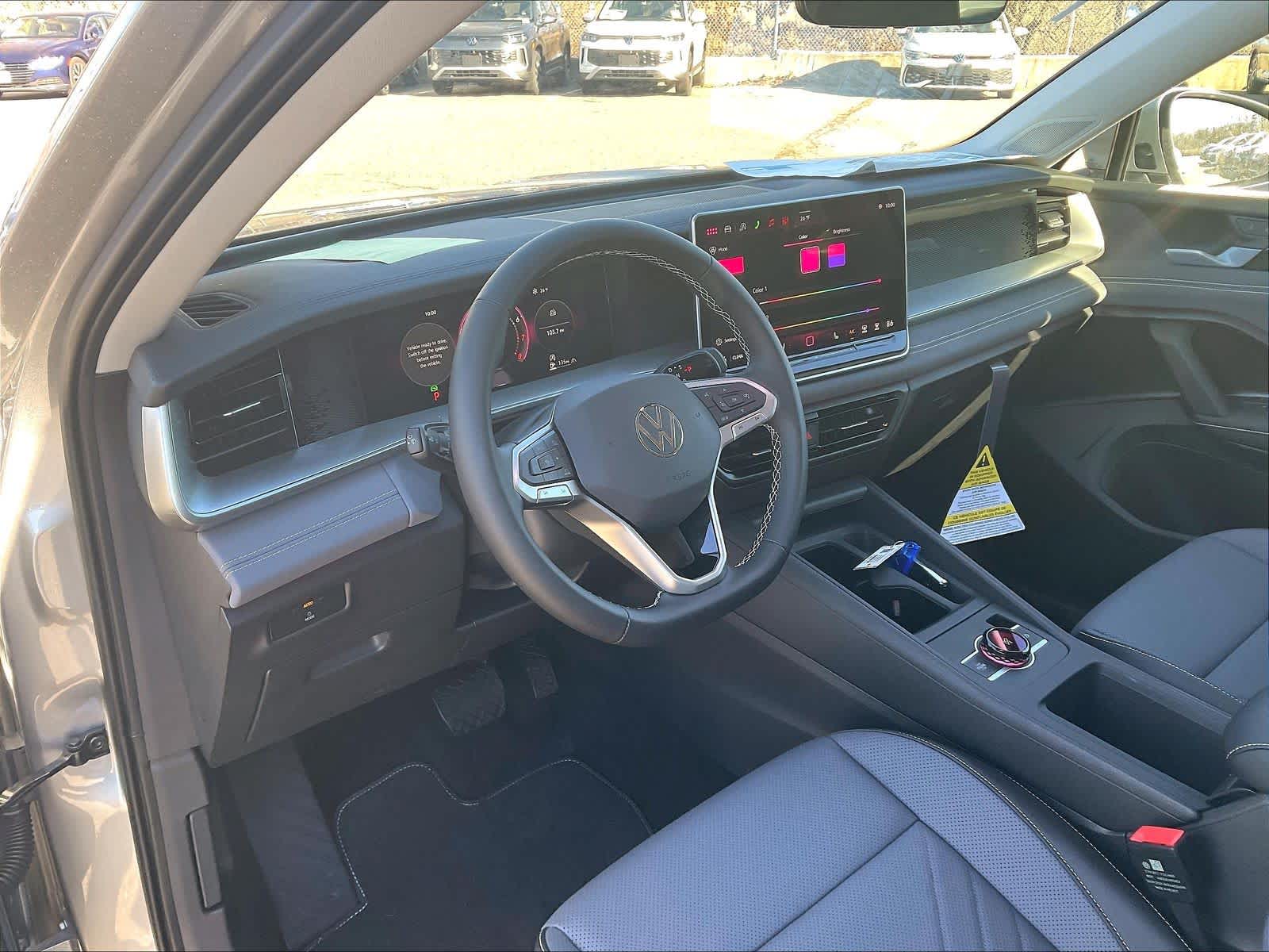 2026 Volkswagen Tiguan SE - Photo 9