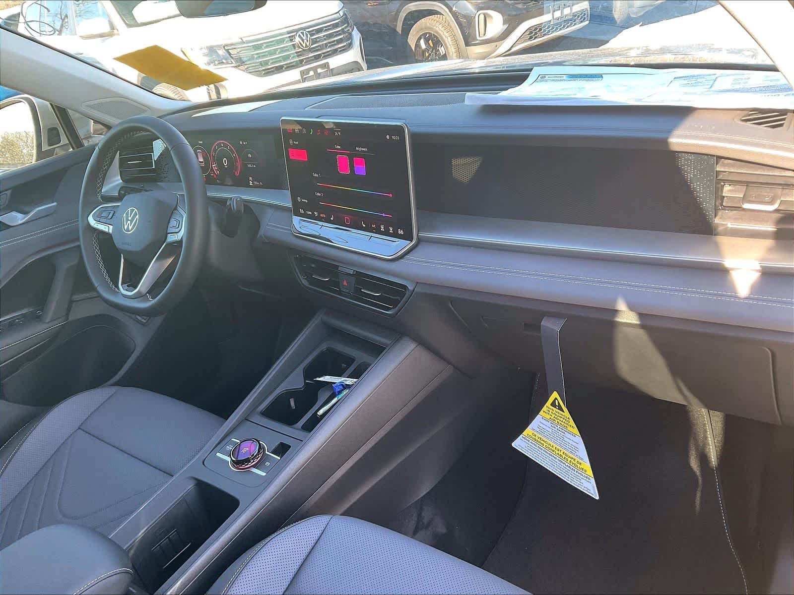 2026 Volkswagen Tiguan SE - Photo 10