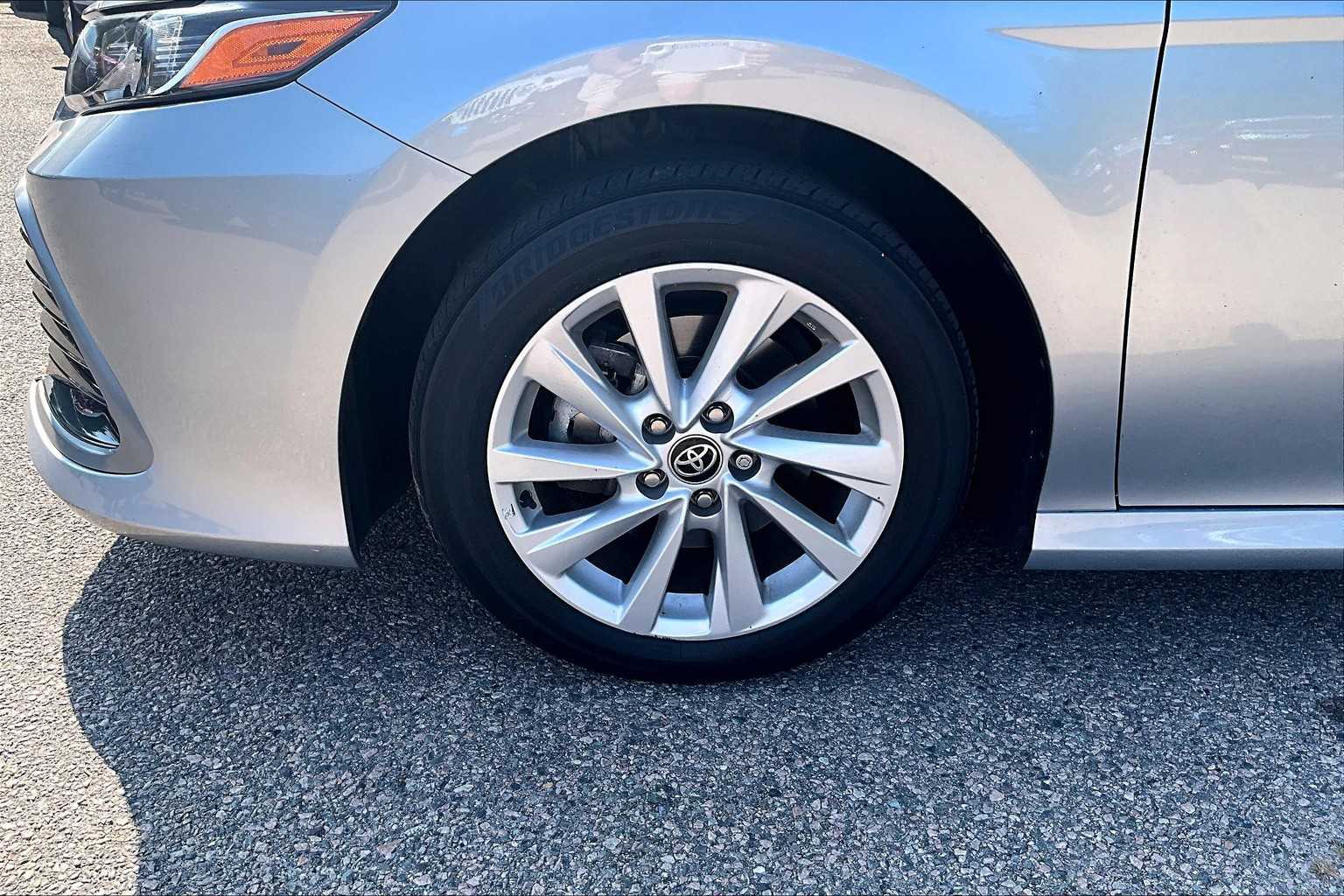 2022 Toyota Camry LE - Photo 4