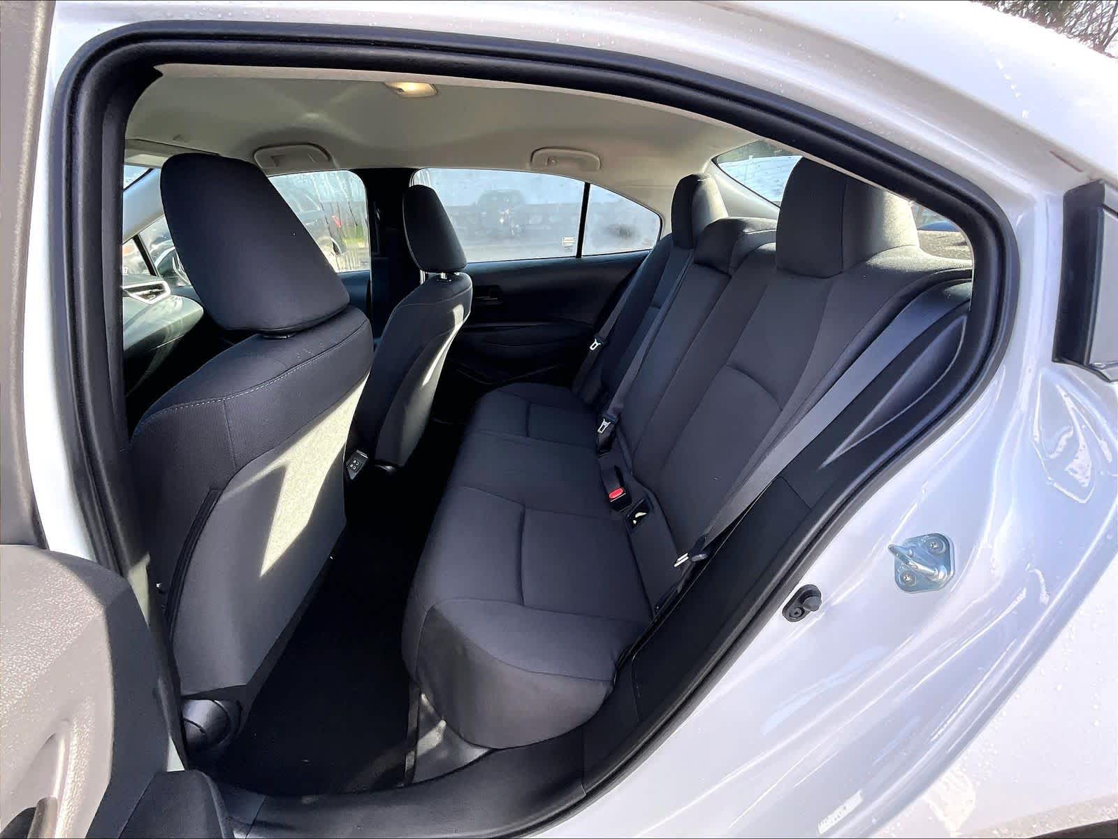 2025 Toyota Corolla LE - Photo 15