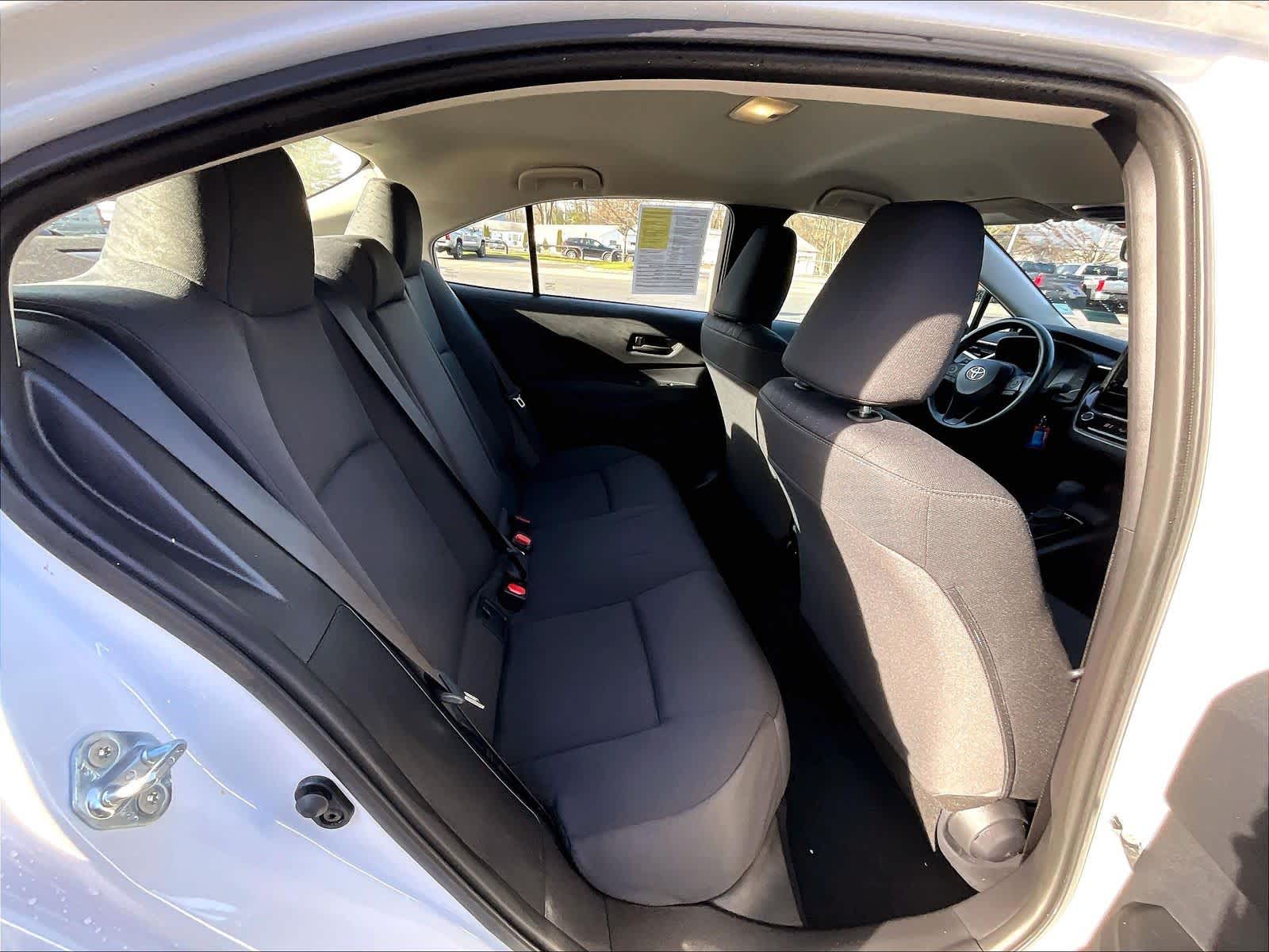 2025 Toyota Corolla LE - Photo 16