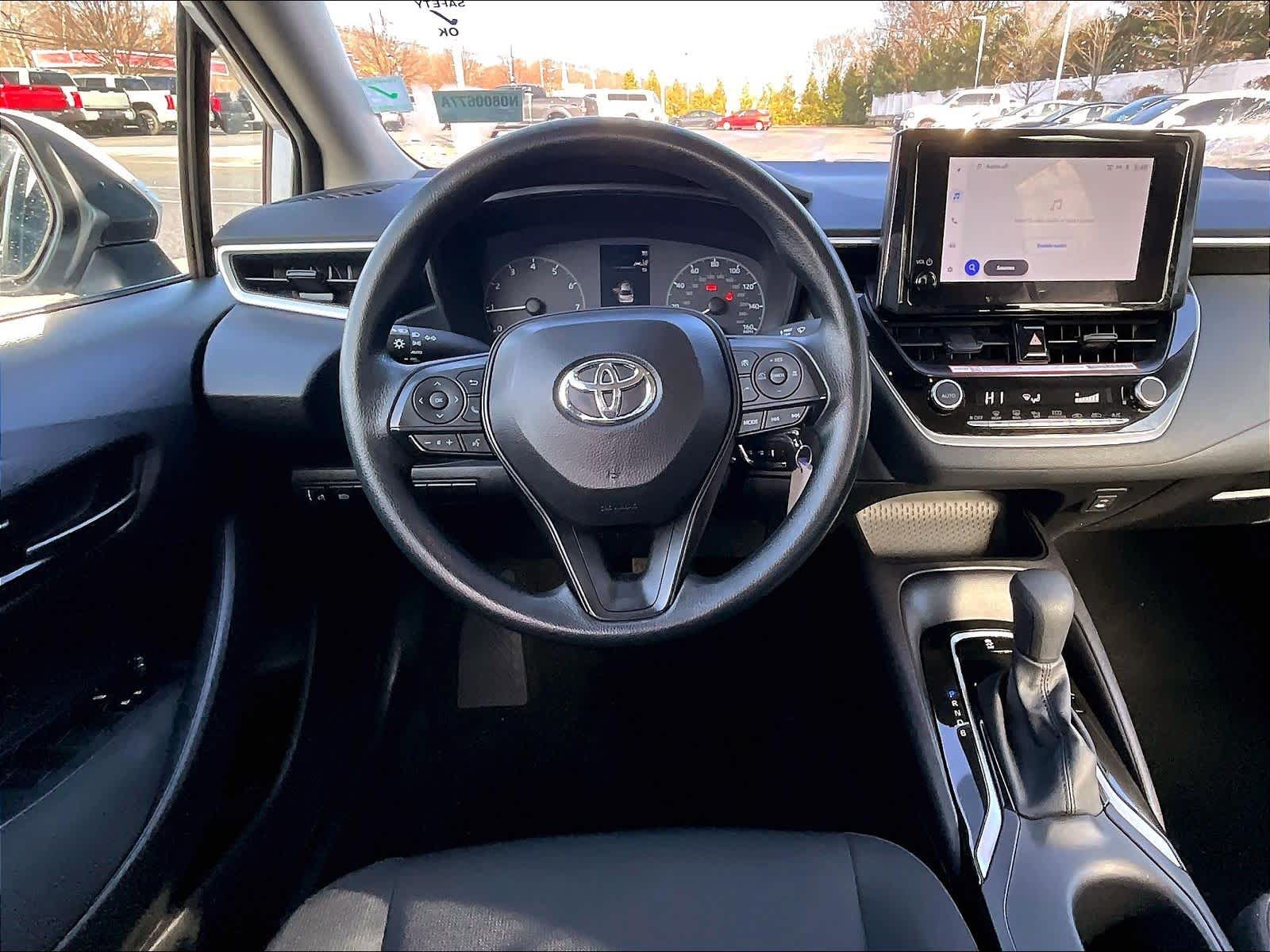 2025 Toyota Corolla LE - Photo 17