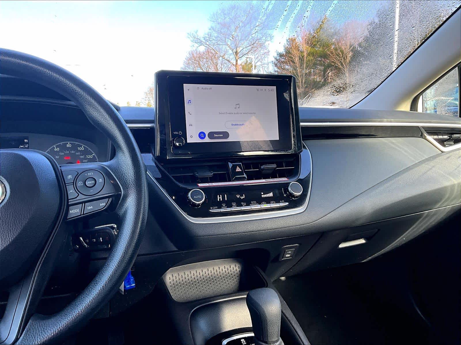 2025 Toyota Corolla LE - Photo 18