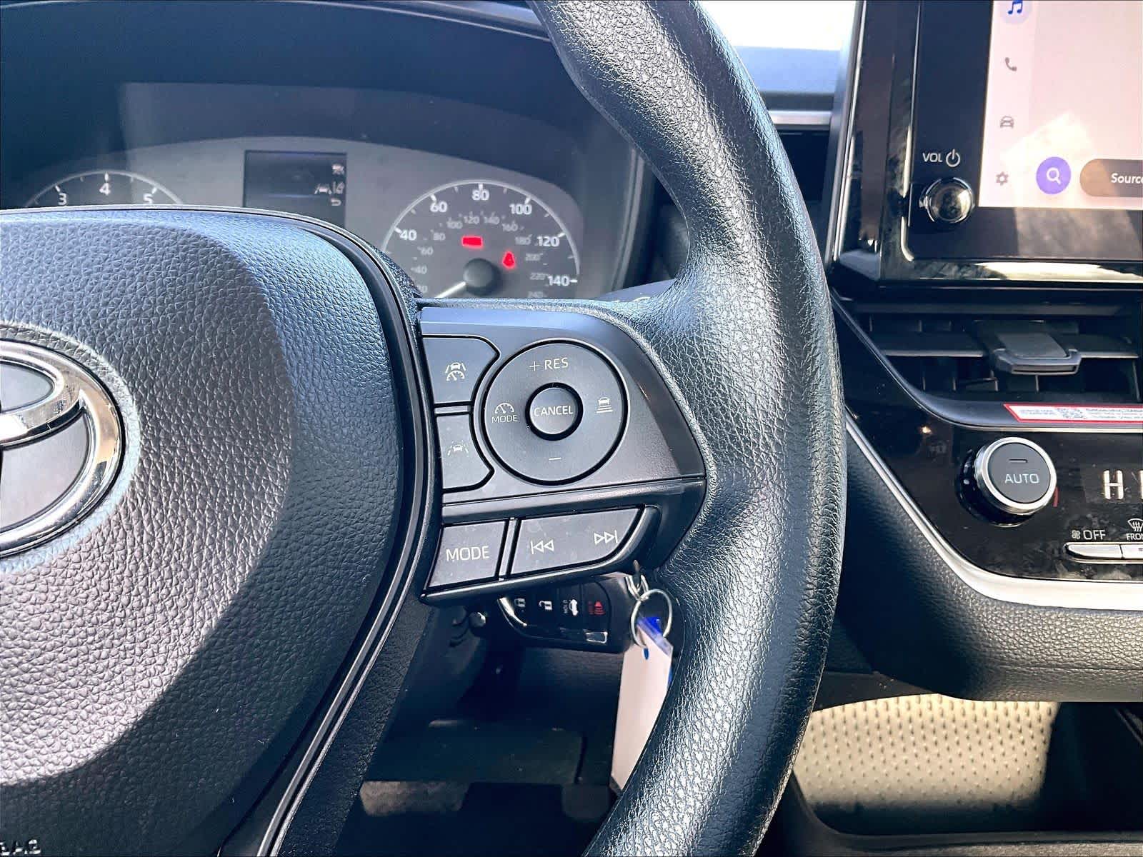 2025 Toyota Corolla LE - Photo 23