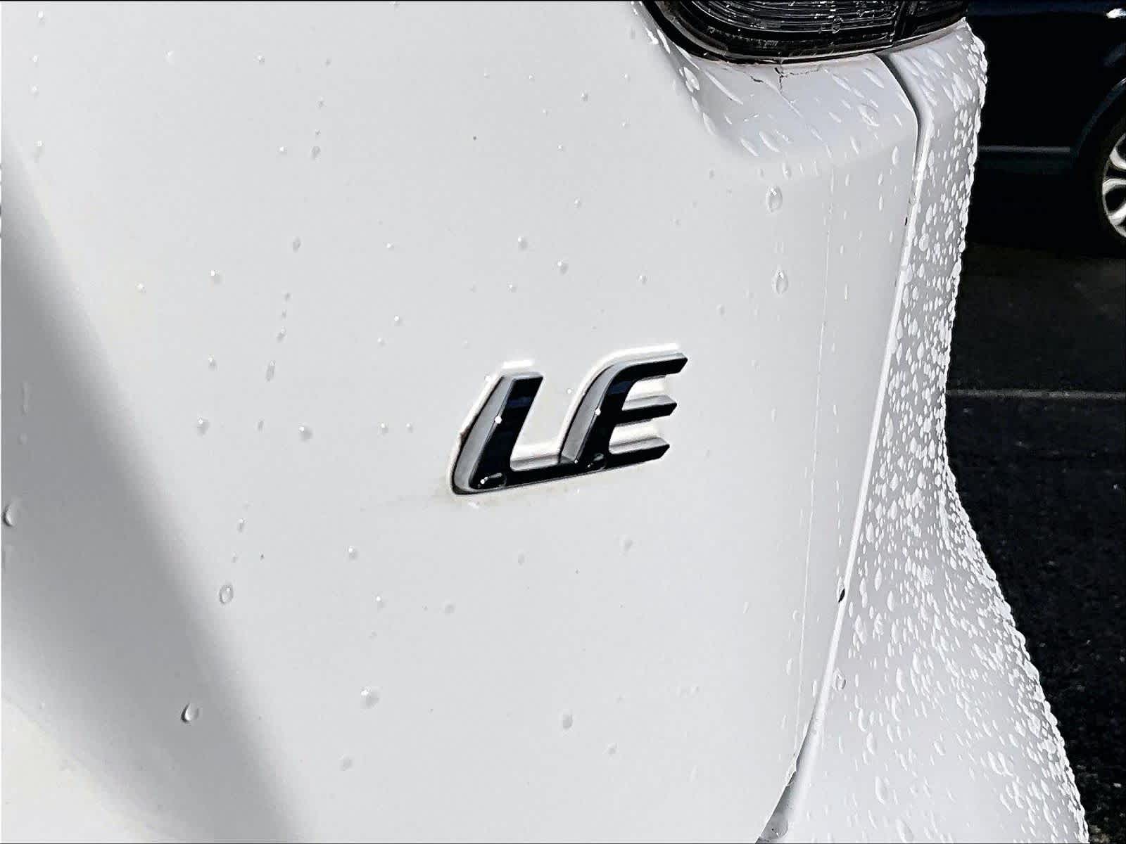 2025 Toyota Corolla LE - Photo 28