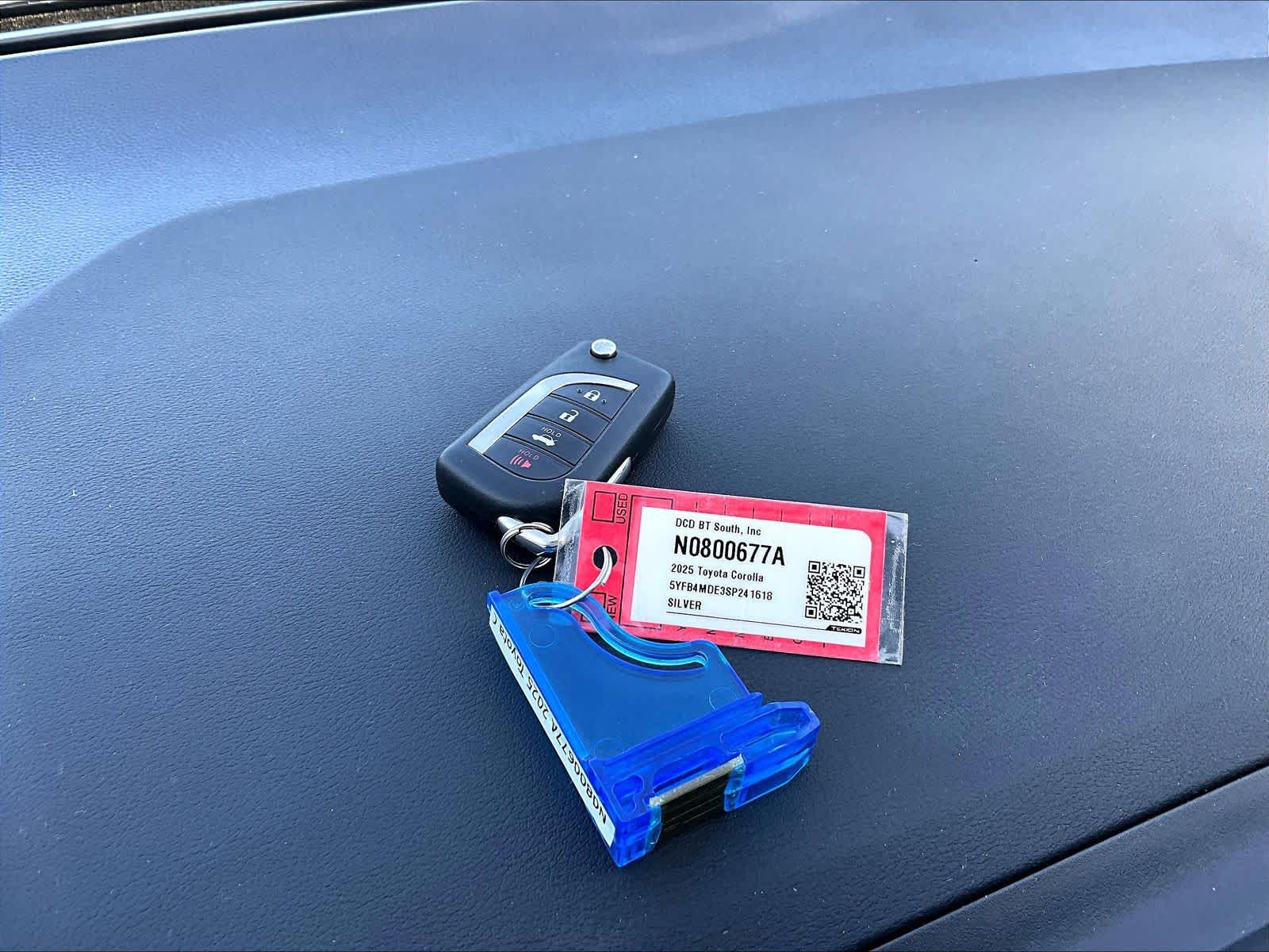 2025 Toyota Corolla LE - Photo 30