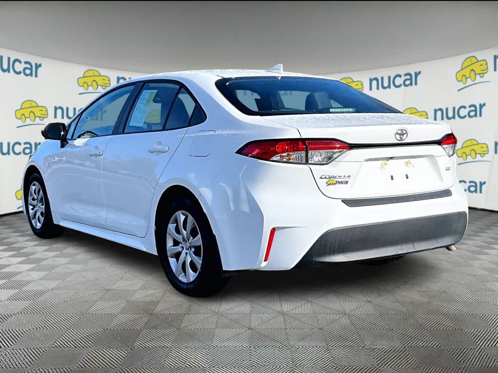 2025 Toyota Corolla LE - Photo 4